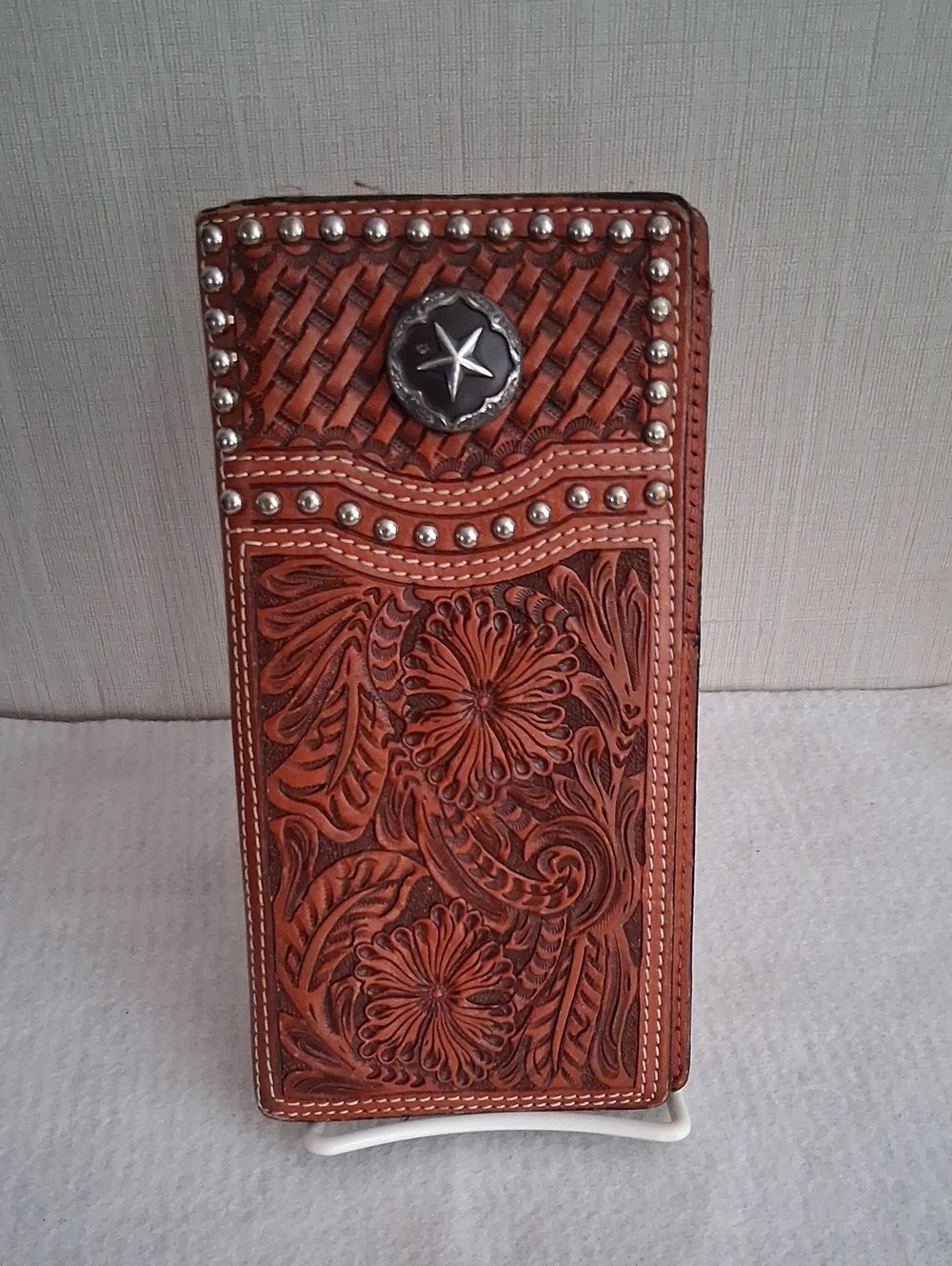 DDD Mens Tooled Leather Wallet with Star Concho - Brown